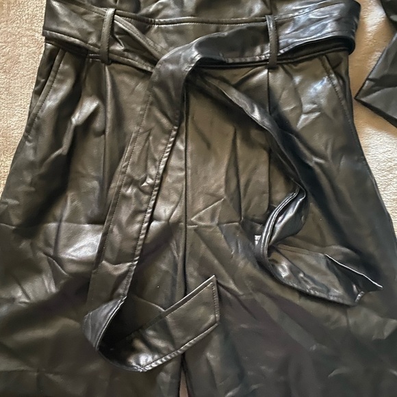 HM Elegant Black Women's romper size S like new - Picture 4 of 13